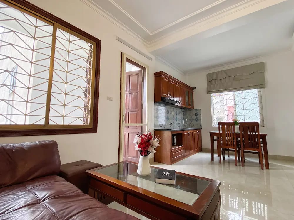 Bright Hanoi apartment – fully equipped, city center