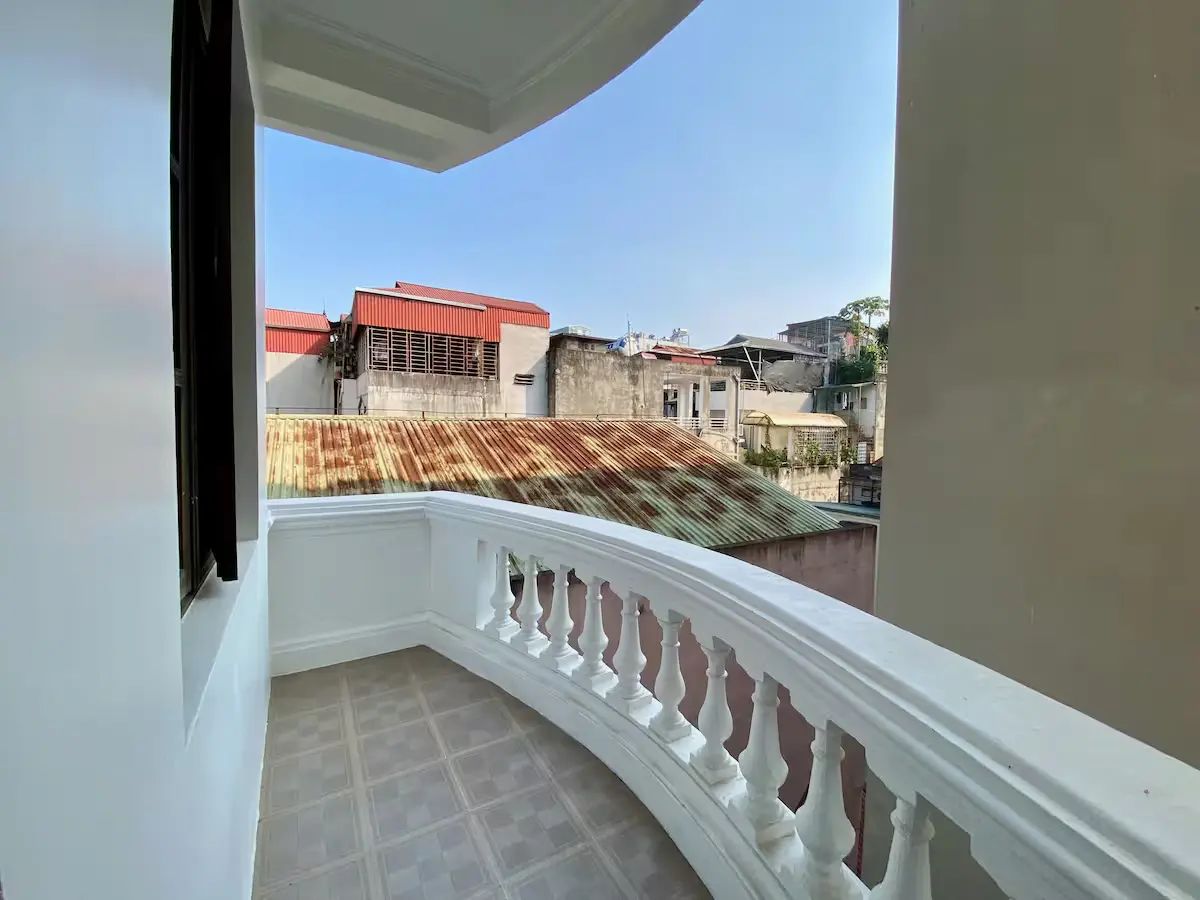 balcony.webp