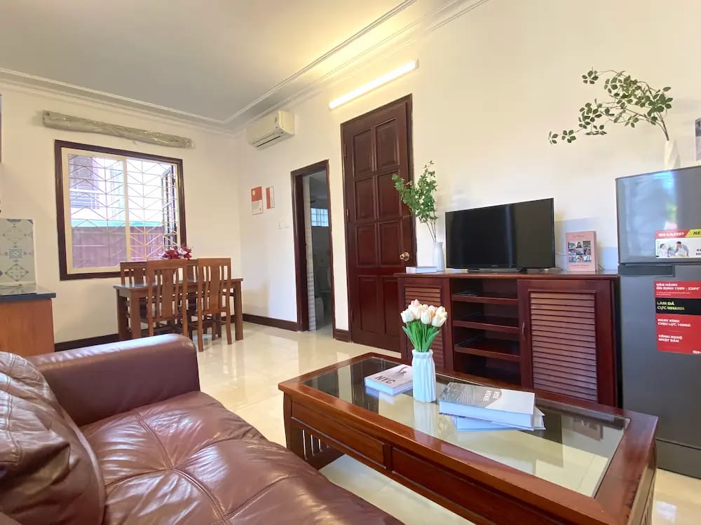 Spacious serviced apartment in central Hanoi – move-in ready