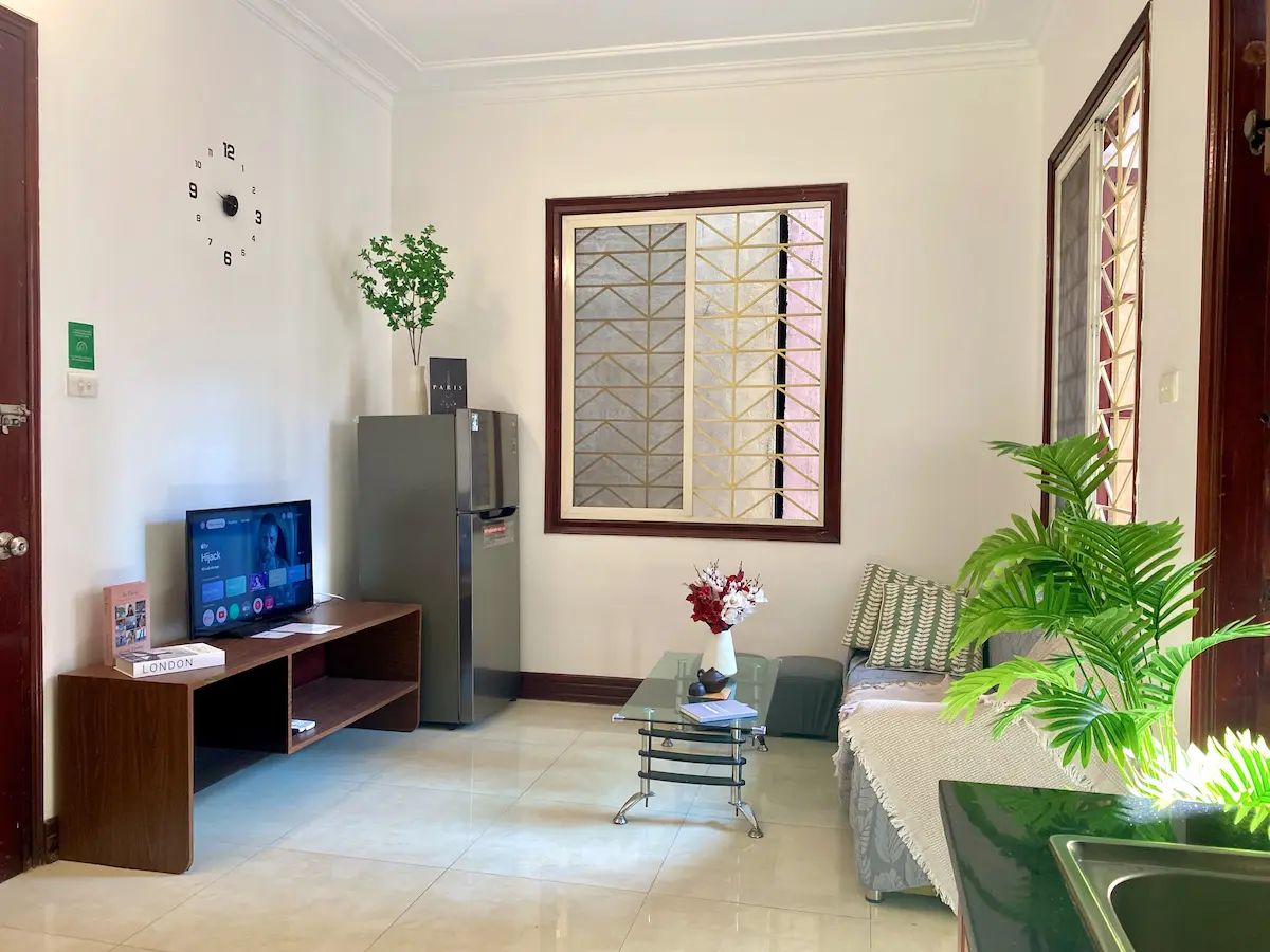 Spacious serviced apartment in central Hanoi – move-in ready