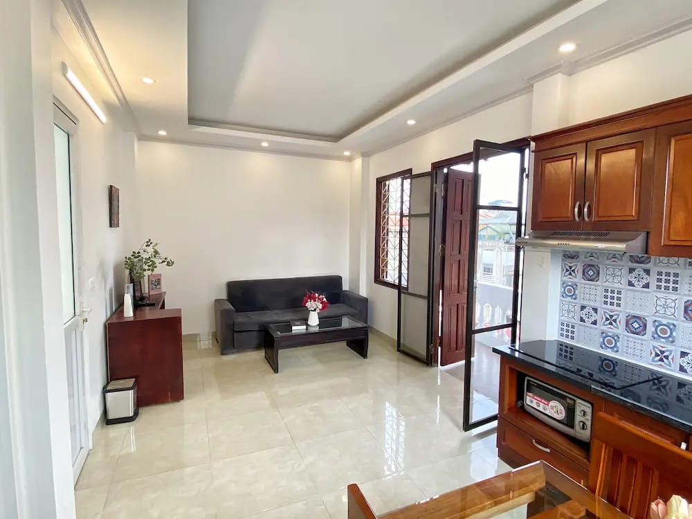 Spacious serviced apartment in central Hanoi – move-in ready
