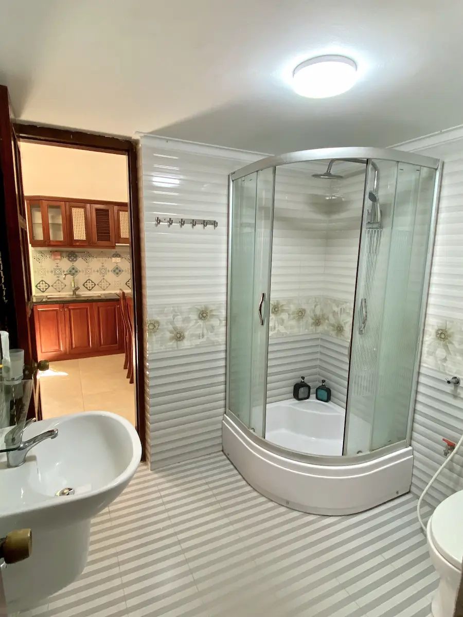 Private Bathroom with cabine shower