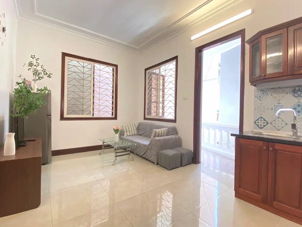 Spacious serviced apartment in central Hanoi – move-in ready